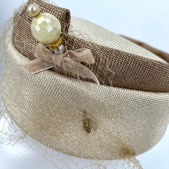 Vintage 60s Womens Champagne Two Tone Pillbox Hat Netting and Hat Pin Fascinator